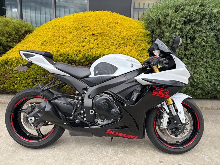 2019 Suzuki GSX-R750 White