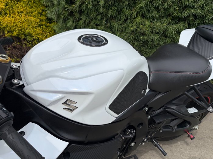 2019 Suzuki GSX-R750 White