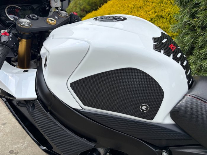 2019 Suzuki GSX-R750 White