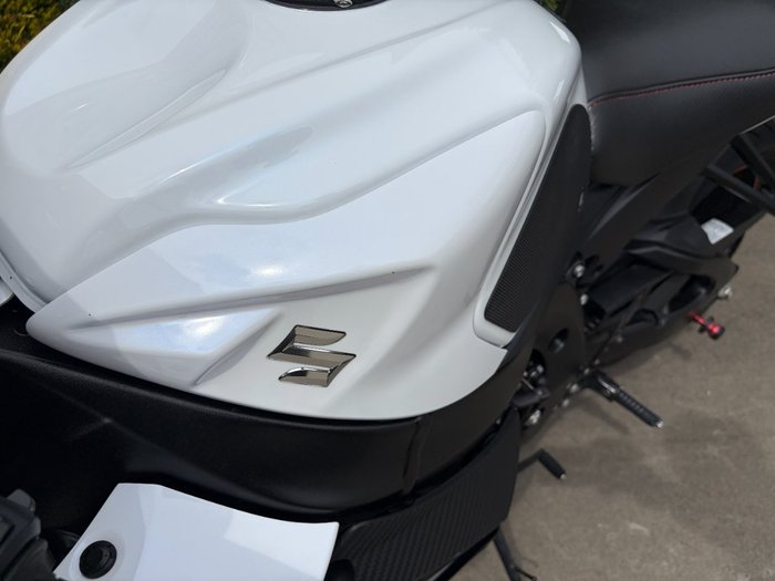 2019 Suzuki GSX-R750 White