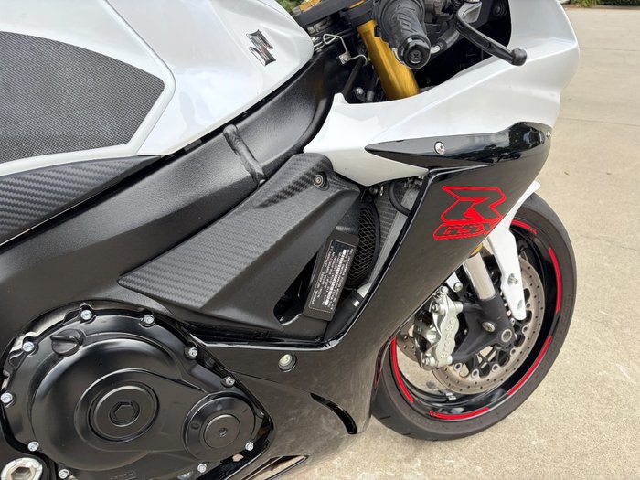 2019 Suzuki GSX-R750 White