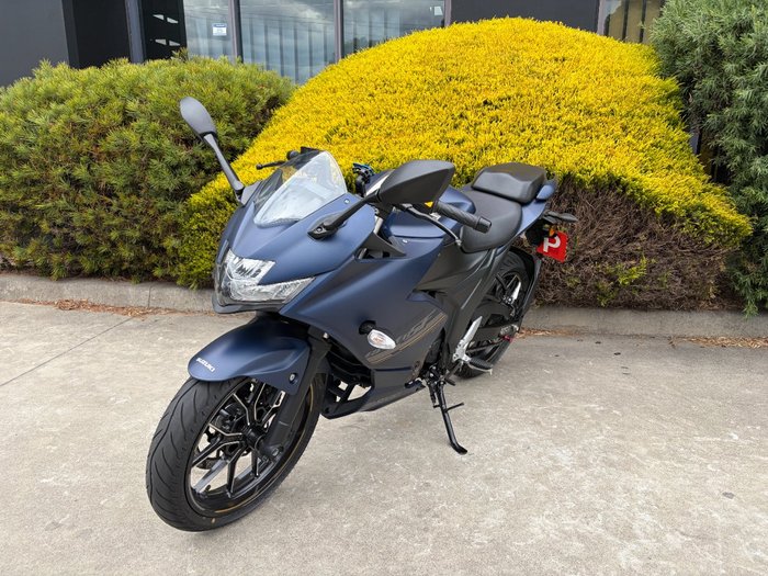 2024 Suzuki GIXXER Blue