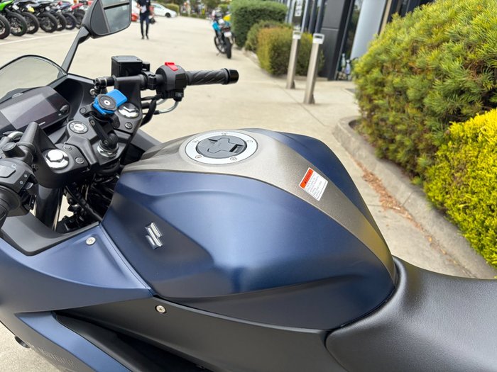 2024 Suzuki GIXXER Blue