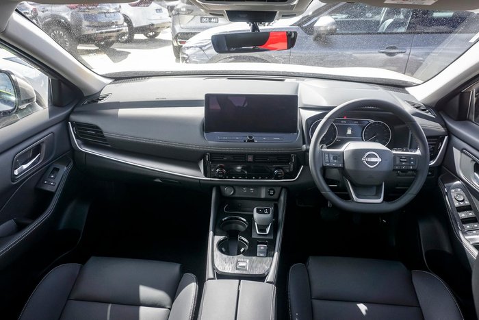 2025 Nissan X-TRAIL ST-L