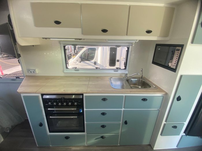 2024 Quantum Classic 21'6 - Simply Stunning