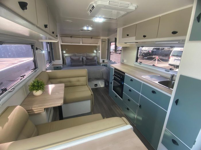 2024 Quantum Classic 21'6 - Simply Stunning