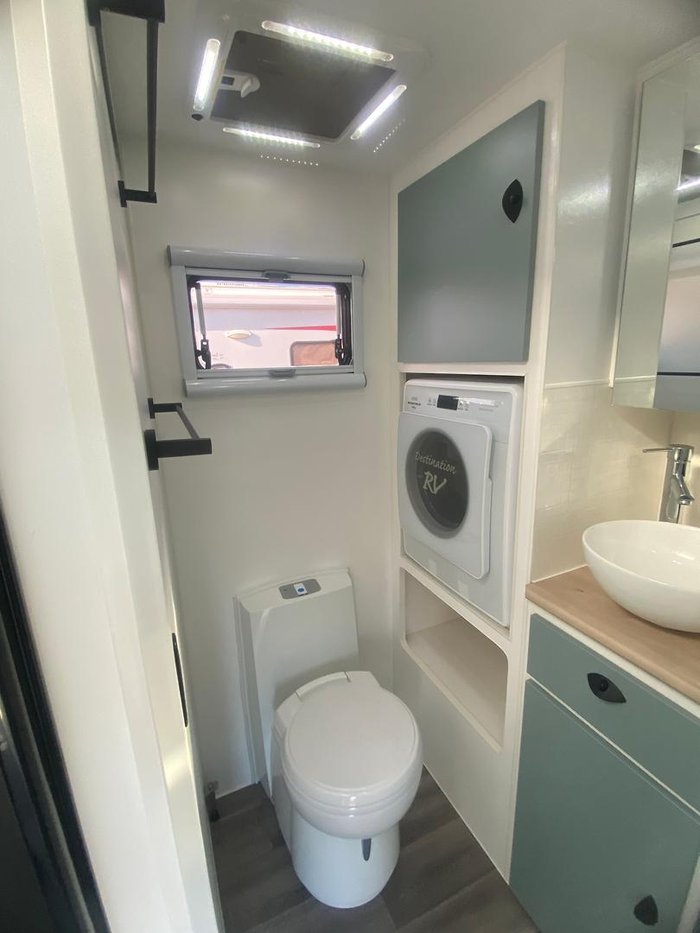 2024 Quantum Classic 21'6 - Simply Stunning