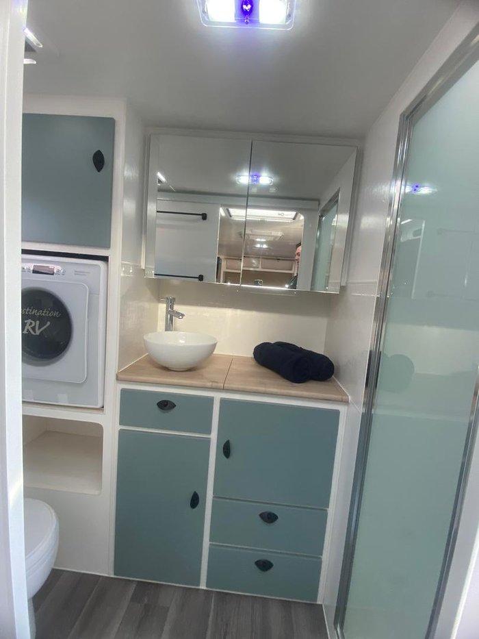 2024 Quantum Classic 21'6 - Simply Stunning