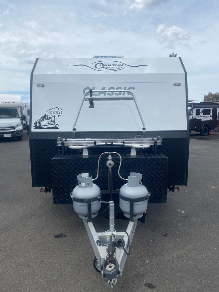 2024 Quantum Classic 21'6 - Simply Stunning