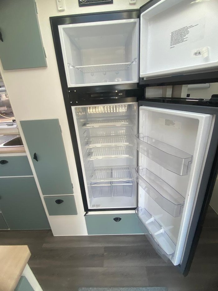 2024 Quantum Classic 21'6 - Simply Stunning