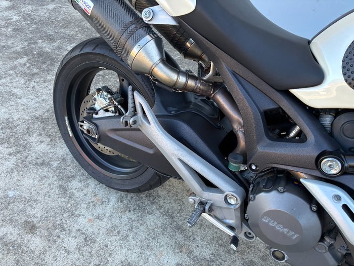 2009 DUCATI MONSTER 696 White