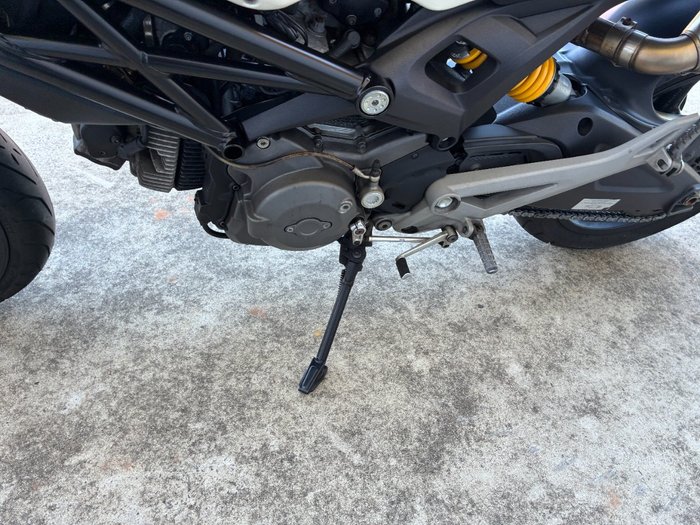 2009 DUCATI MONSTER 696 White