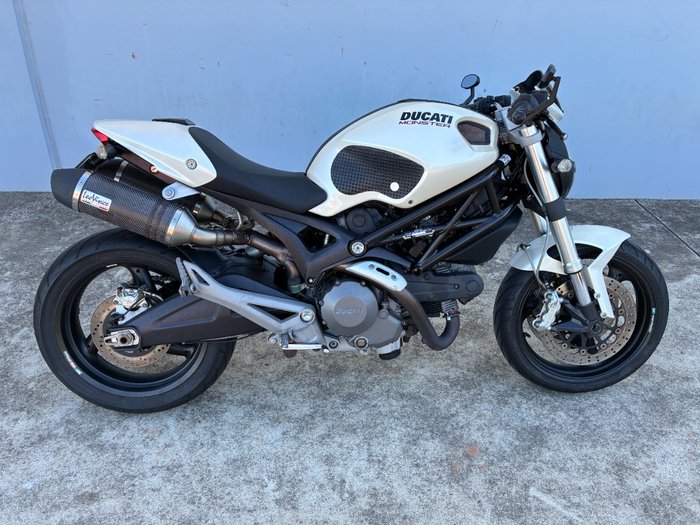 2009 DUCATI MONSTER 696 White