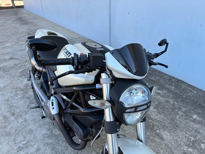 2009 DUCATI MONSTER 696 White