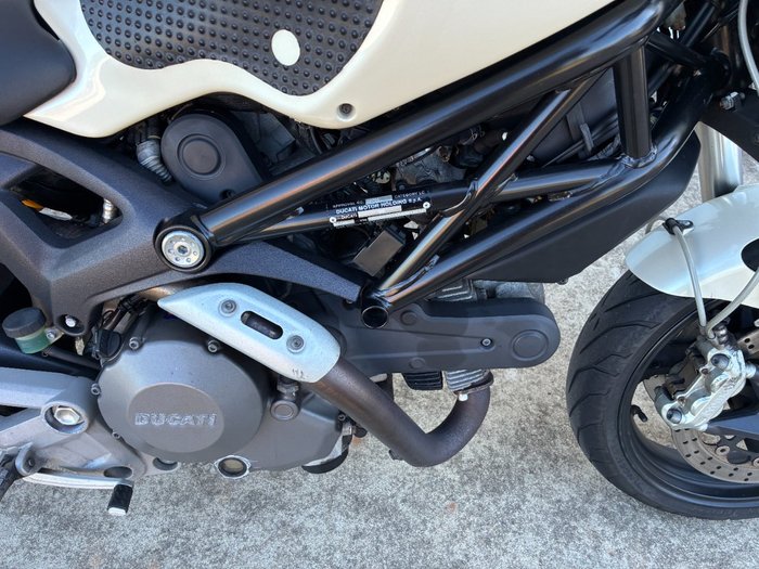 2009 DUCATI MONSTER 696 White