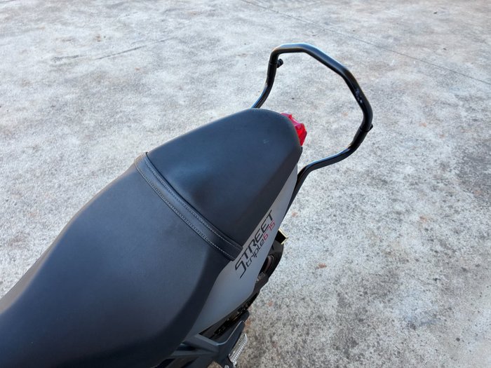 2014 Triumph STREET TRIPLE R Grey