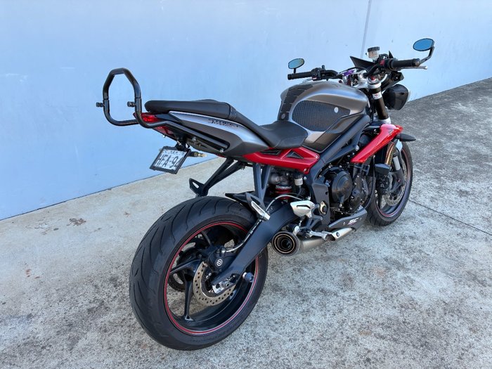 2014 Triumph STREET TRIPLE R Grey