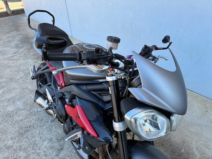 2014 Triumph STREET TRIPLE R Grey