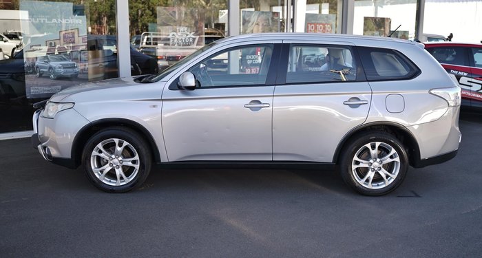 2014 Mitsubishi Outlander ES