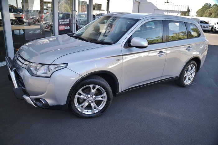 2014 Mitsubishi Outlander ES