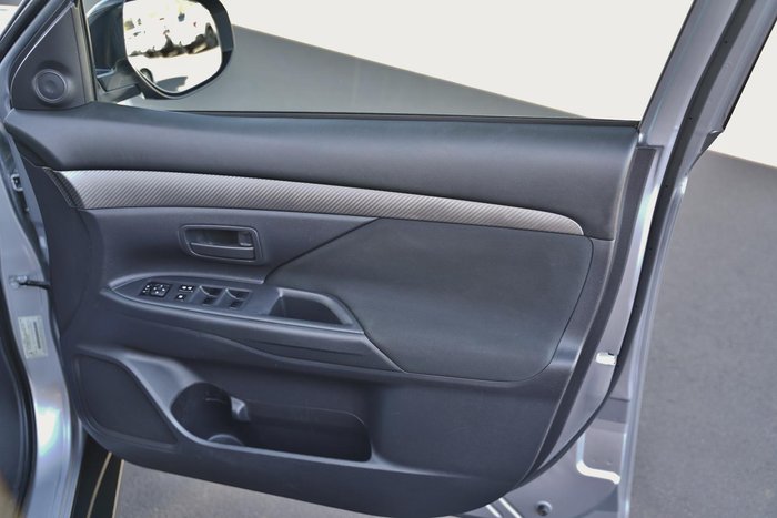 2014 Mitsubishi Outlander ES