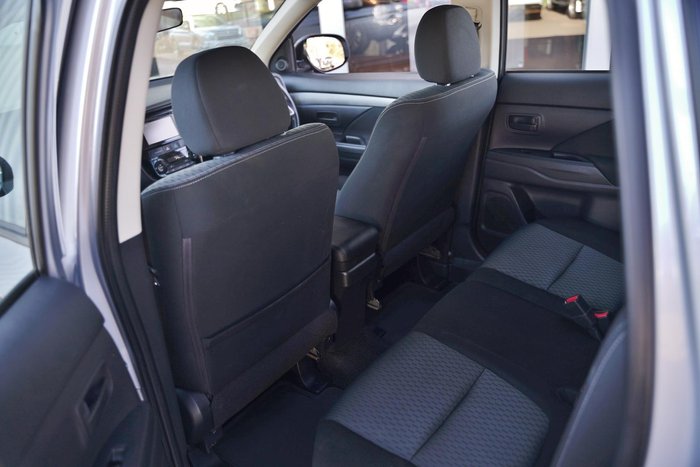 2014 Mitsubishi Outlander ES