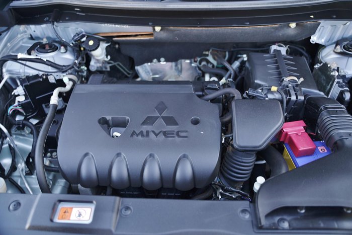 2014 Mitsubishi Outlander ES