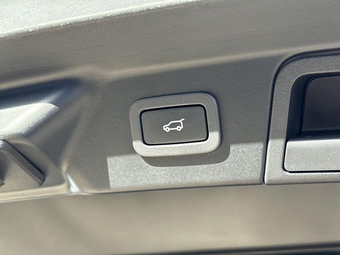 2018 Land Rover Range Rover Velar P300 R-Dynamic S