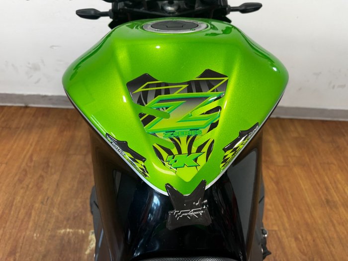 2009 Kawasaki Z750 GREEN