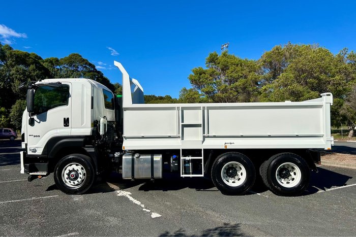 2025 Isuzu F Series