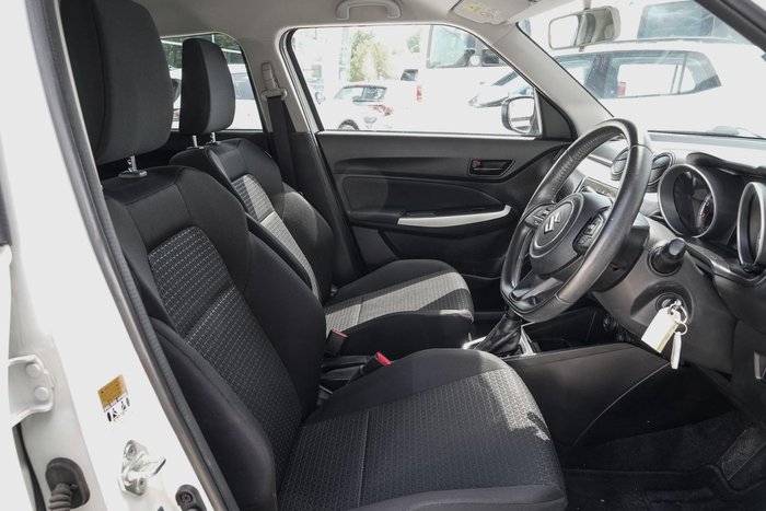 2017 Suzuki Swift GL Navigator