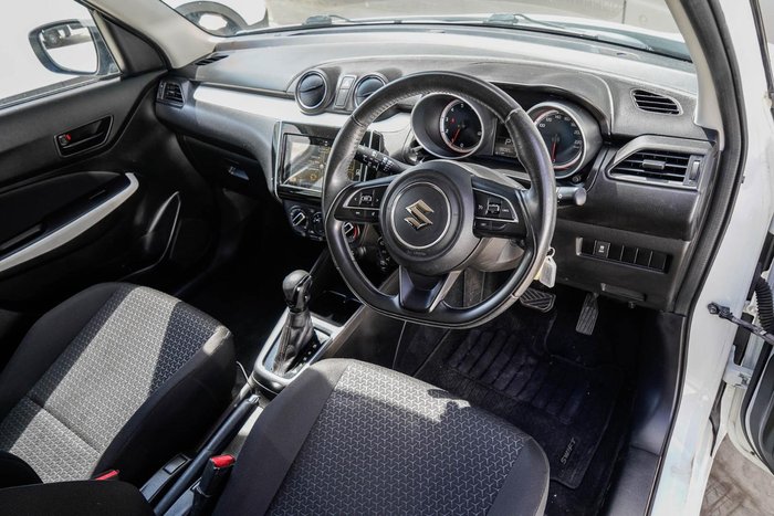 2017 Suzuki Swift GL Navigator