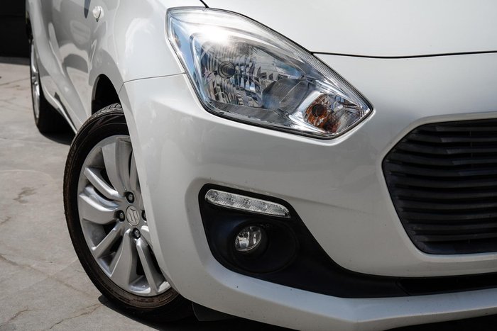 2017 Suzuki Swift GL Navigator