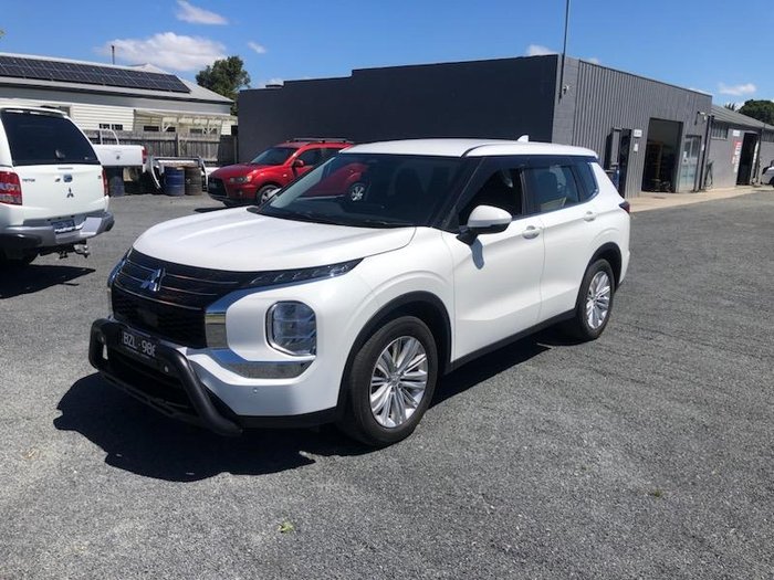 2022 Mitsubishi Outlander ES