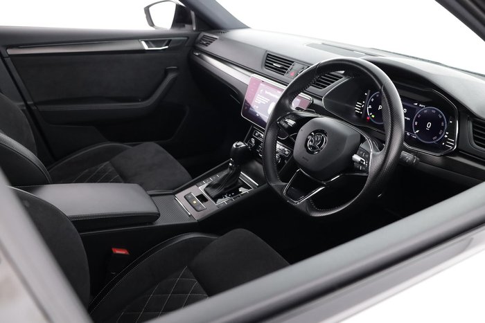 2022 SKODA Superb