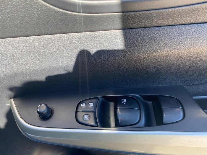 2019 Nissan Navara RX