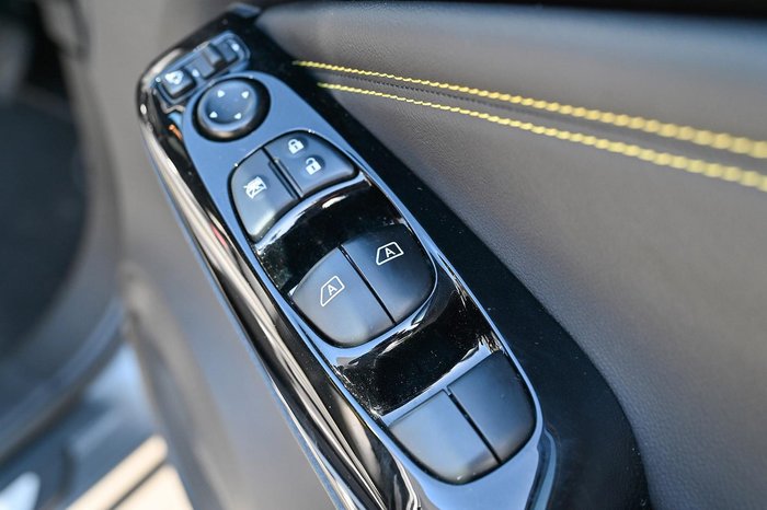 2024 Nissan JUKE ST+