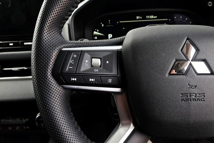 2025 Mitsubishi Outlander LS