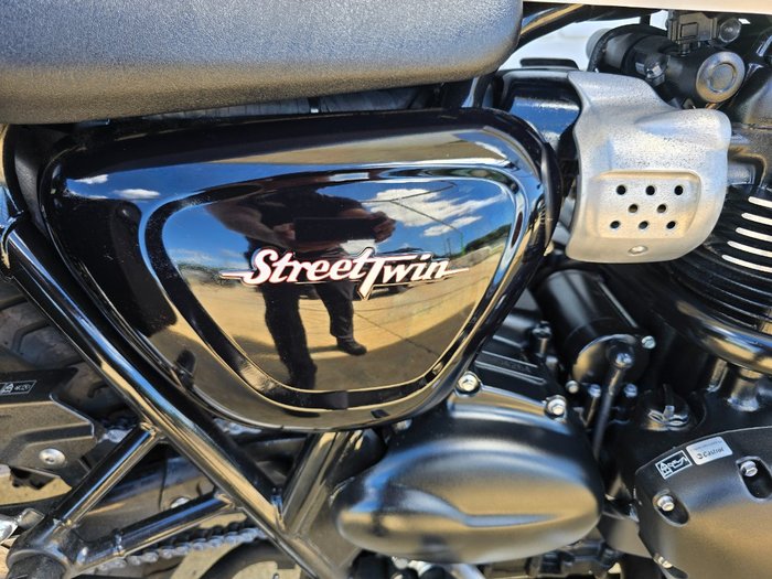 2017 Triumph STREET TWIN silver