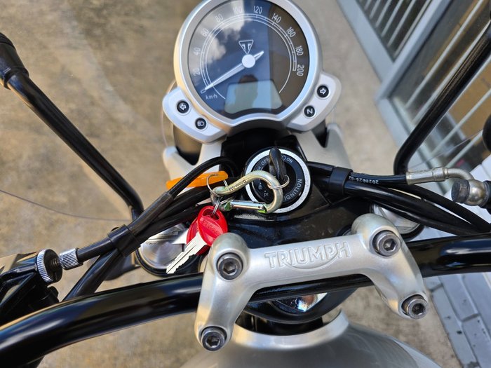 2017 Triumph STREET TWIN silver