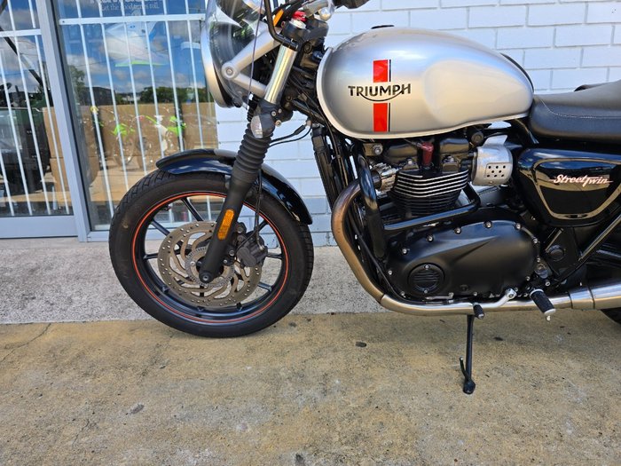 2017 Triumph STREET TWIN silver