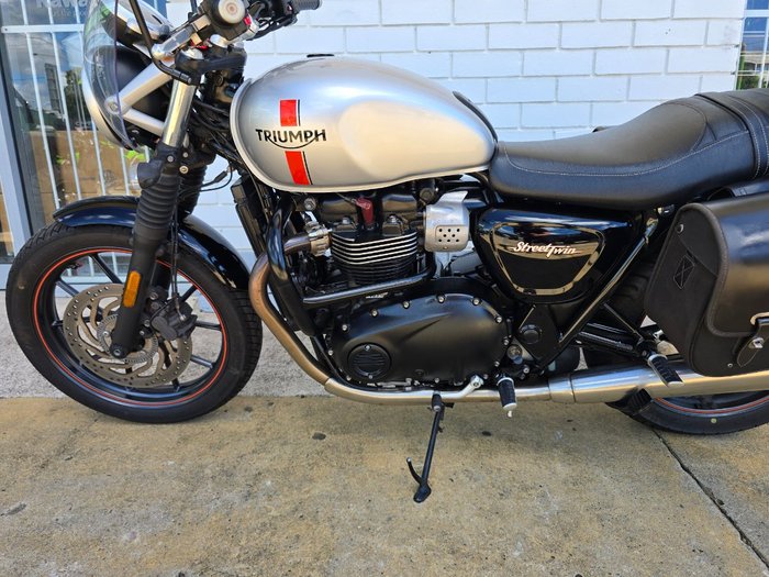 2017 Triumph STREET TWIN silver