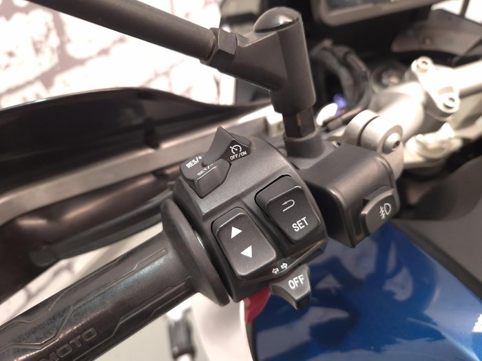 2022 CFMOTO 800MT Touring MT Blue