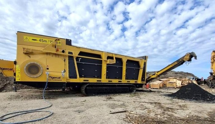 0 Tigercat 6040 Yellow