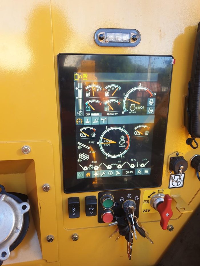 0 Tigercat 6040 Yellow