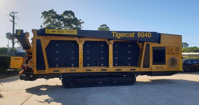 0 Tigercat 6040 Yellow