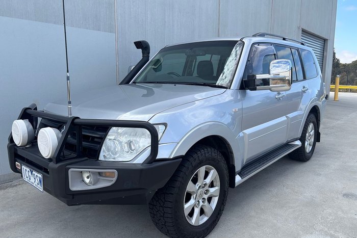 2013 Mitsubishi Pajero GLX-R