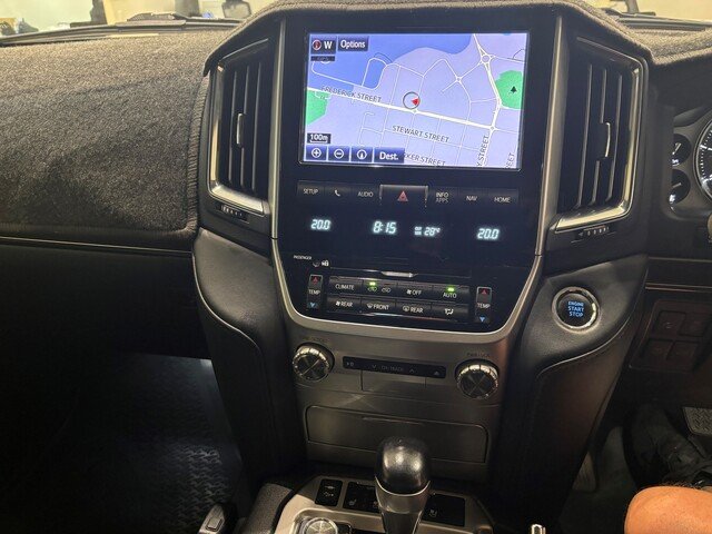 2020 Toyota LANDCRUISER LC200 4.5L T/D A/T Sahara 7 Seat (Beige Trim)