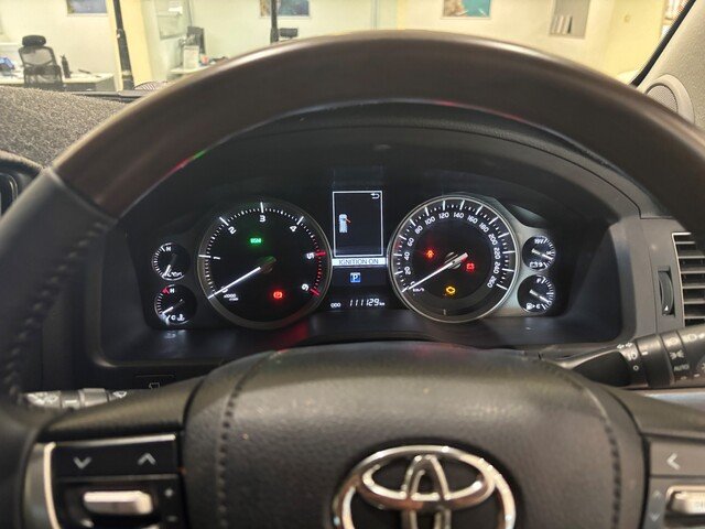 2020 Toyota LANDCRUISER LC200 4.5L T/D A/T Sahara 7 Seat (Beige Trim)