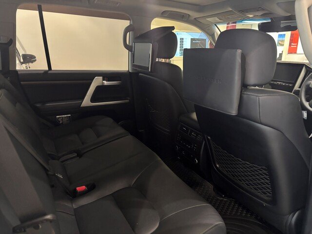 2020 Toyota LANDCRUISER LC200 4.5L T/D A/T Sahara 7 Seat (Beige Trim)